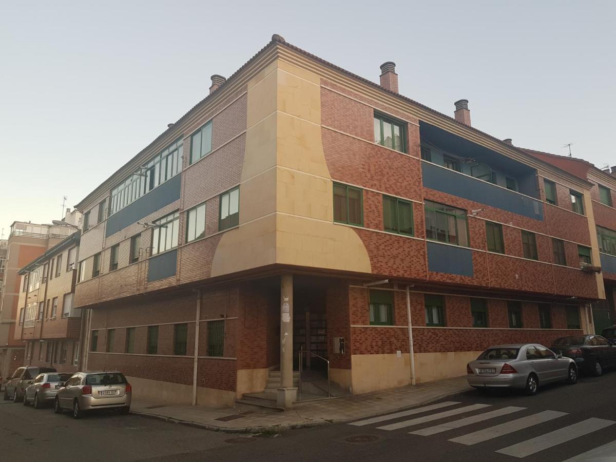 レオンWww Goyahospitales Esアパートメント エクステリア 写真